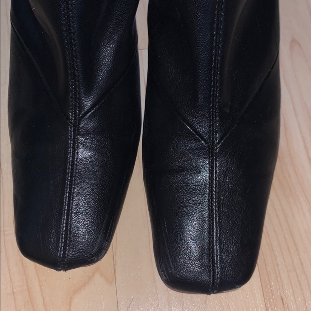 Boots - Picture 5 of 10